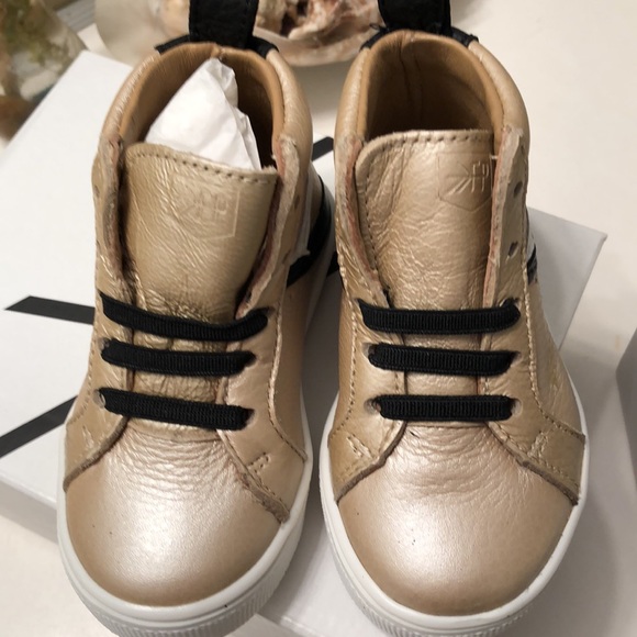 NIB Freshly Picked High Top Leather Sneakers Platinum Size 5 (Toddler) - Picture 4 of 11